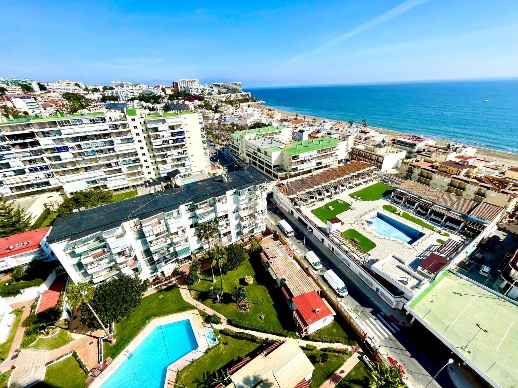 Gorgeous Apartment At The Sea In La Carihuela! Torremolinos Exterior photo